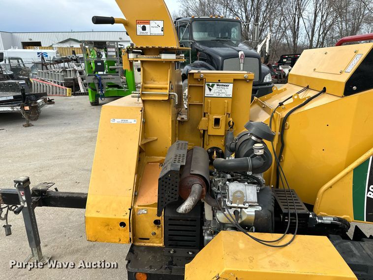 image for item OF9240 2016 Vermeer BC900XL wood chipper