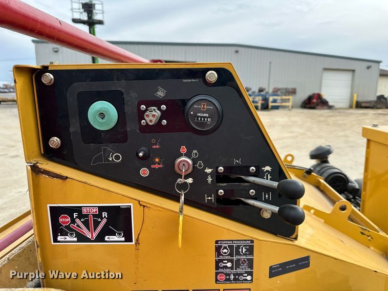 image for item OF9240 2016 Vermeer BC900XL wood chipper