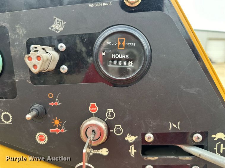 image for item OF9240 2016 Vermeer BC900XL wood chipper