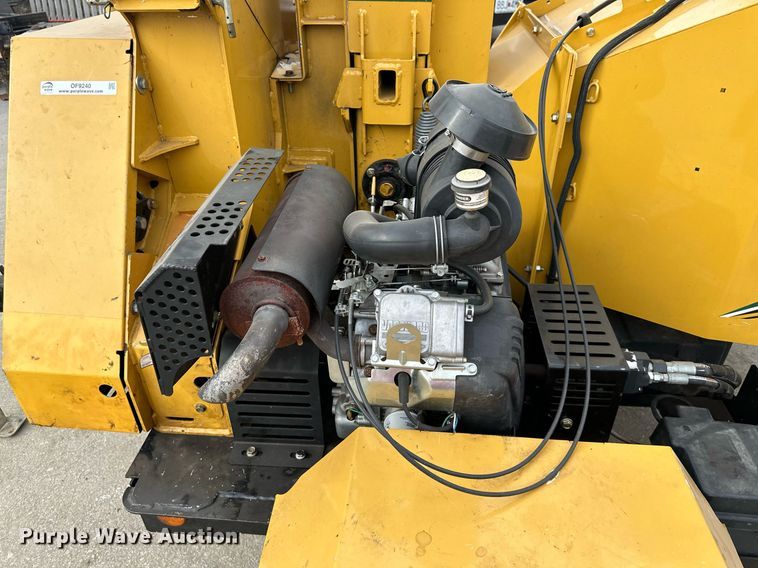 image for item OF9240 2016 Vermeer BC900XL wood chipper