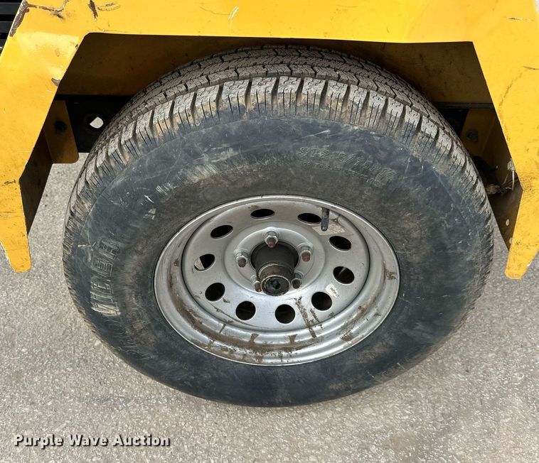 image for item OF9240 2016 Vermeer BC900XL wood chipper