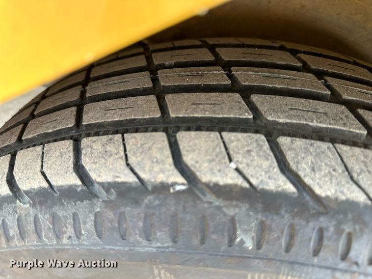 image for item OF9240 2016 Vermeer BC900XL wood chipper