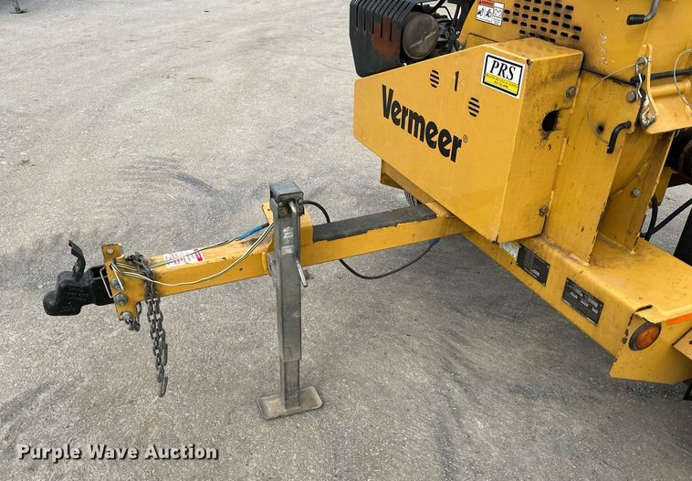 image for item OF9241 2016 Vermeer BC700XL wood chipper