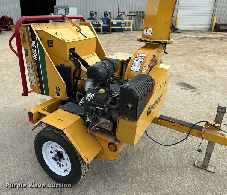 image for item OF9241 2016 Vermeer BC700XL wood chipper