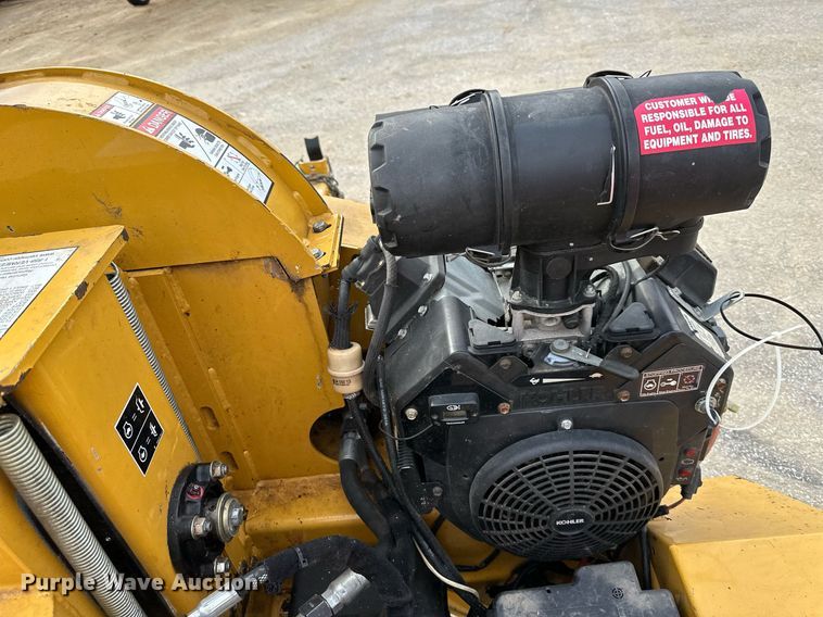 image for item OF9241 2016 Vermeer BC700XL wood chipper