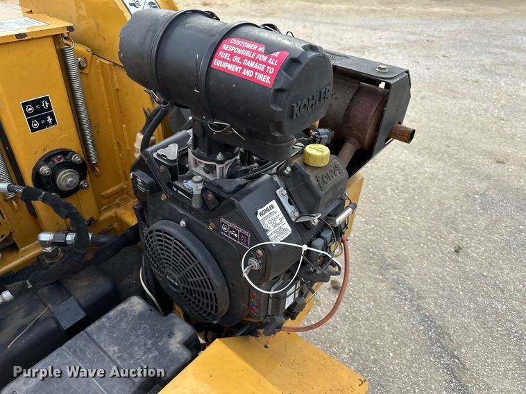 image for item OF9241 2016 Vermeer BC700XL wood chipper