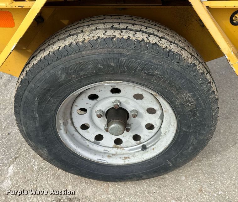 image for item OF9241 2016 Vermeer BC700XL wood chipper