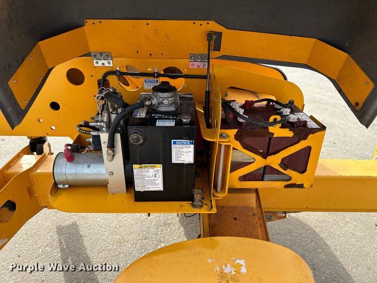 image for item OF9242 2014 Haulotte  3632T boom lift