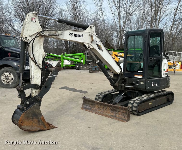 image for item OF9252 2017 Bobcat E42 mini excavator