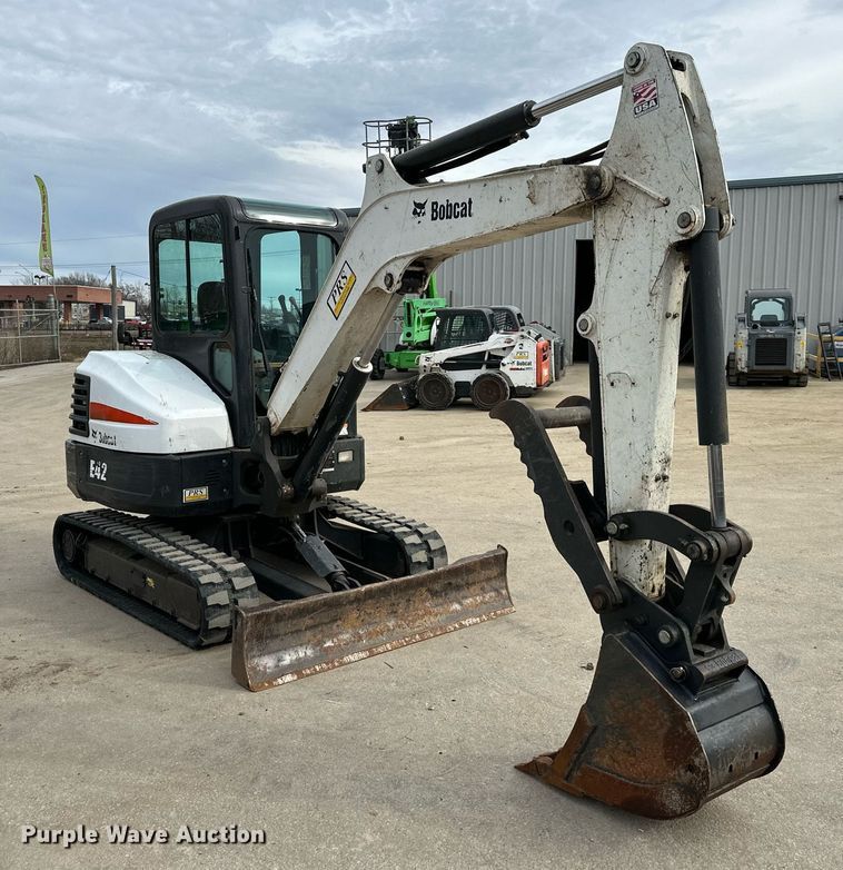 image for item OF9252 2017 Bobcat E42 mini excavator
