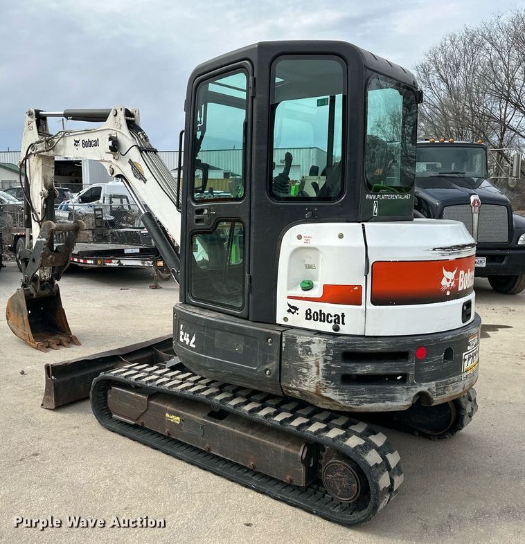 image for item OF9252 2017 Bobcat E42 mini excavator