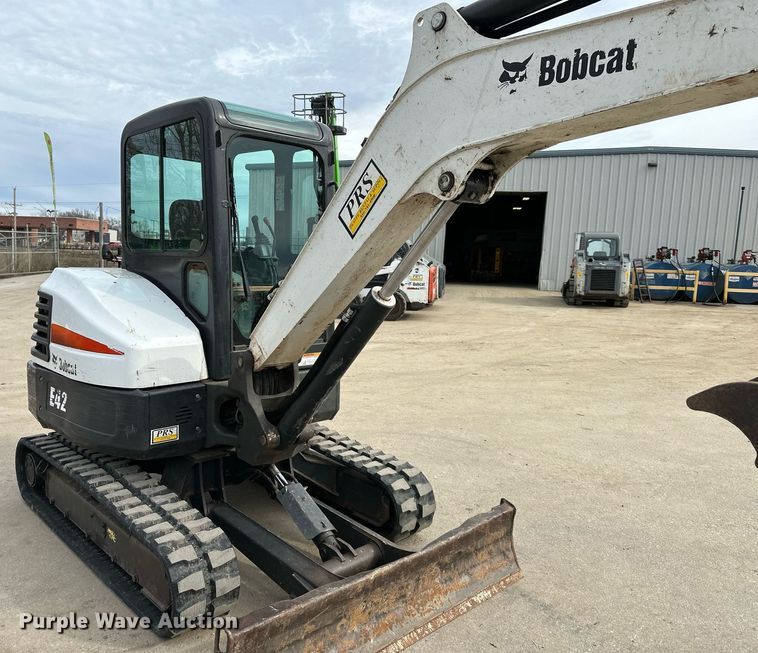 image for item OF9252 2017 Bobcat E42 mini excavator