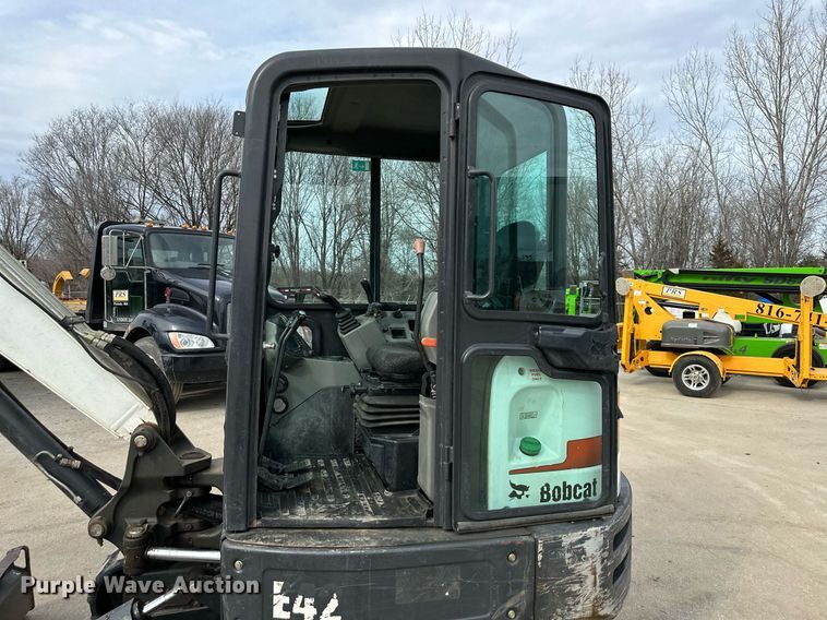image for item OF9252 2017 Bobcat E42 mini excavator