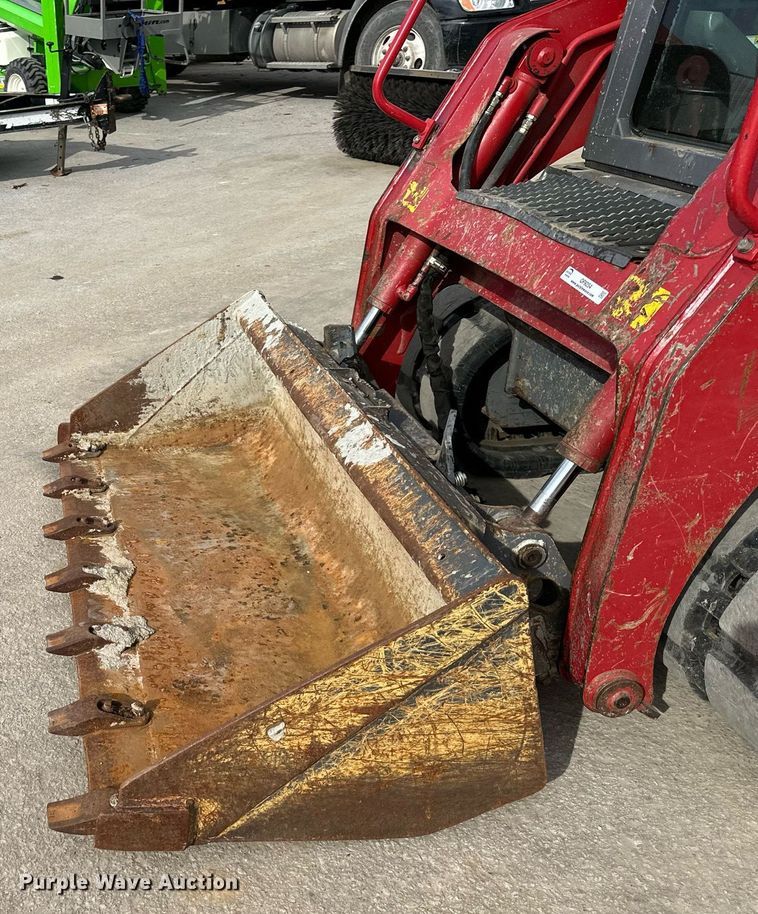 image for item OF9254 2018 Takeuchi TL8 tracked skid steer loader