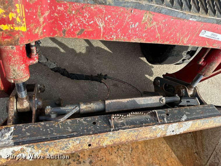 image for item OF9254 2018 Takeuchi TL8 tracked skid steer loader