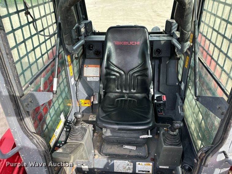 image for item OF9254 2018 Takeuchi TL8 tracked skid steer loader