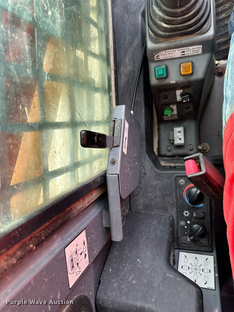 image for item OF9254 2018 Takeuchi TL8 tracked skid steer loader