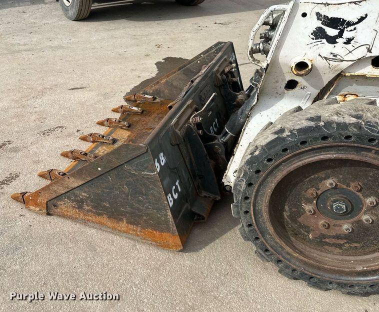 image for item OF9255 2015 Bobcat  S550 skid steer loader