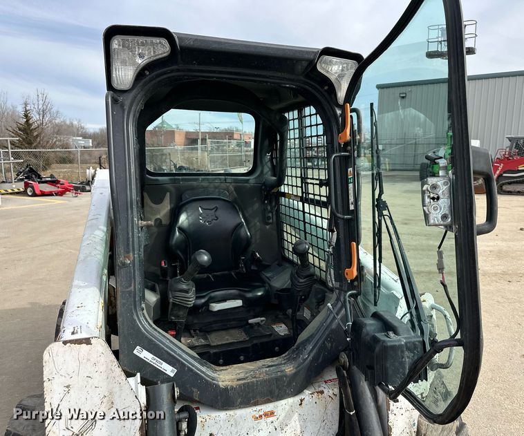 image for item OF9255 2015 Bobcat  S550 skid steer loader