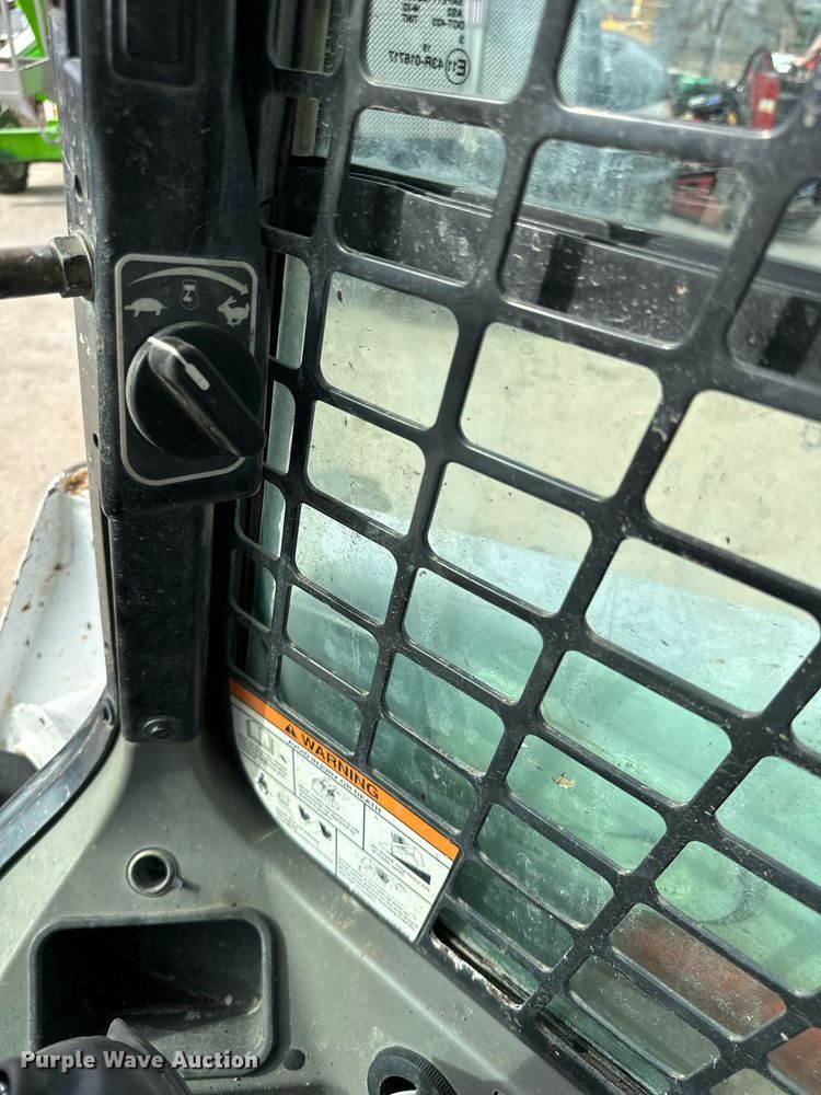 image for item OF9255 2015 Bobcat  S550 skid steer loader