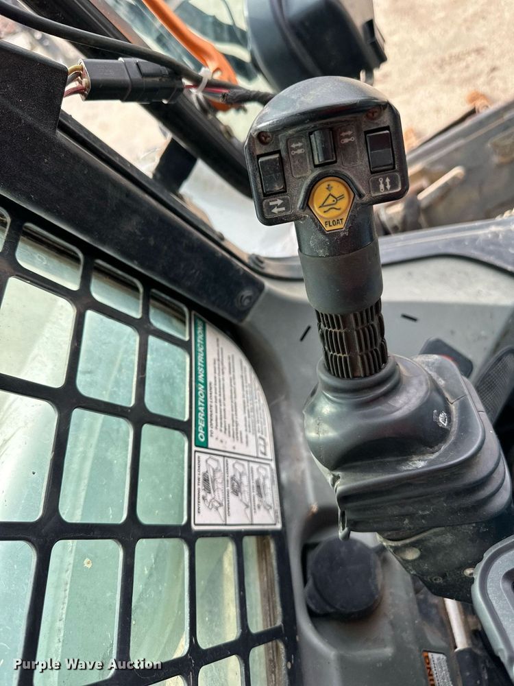 image for item OF9255 2015 Bobcat  S550 skid steer loader