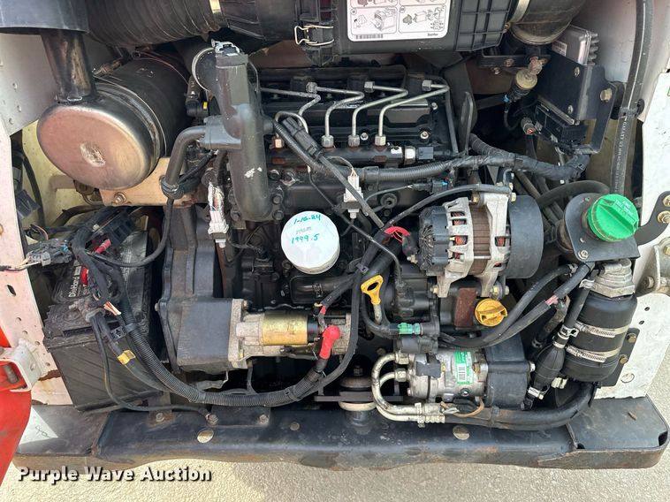 image for item OF9255 2015 Bobcat  S550 skid steer loader