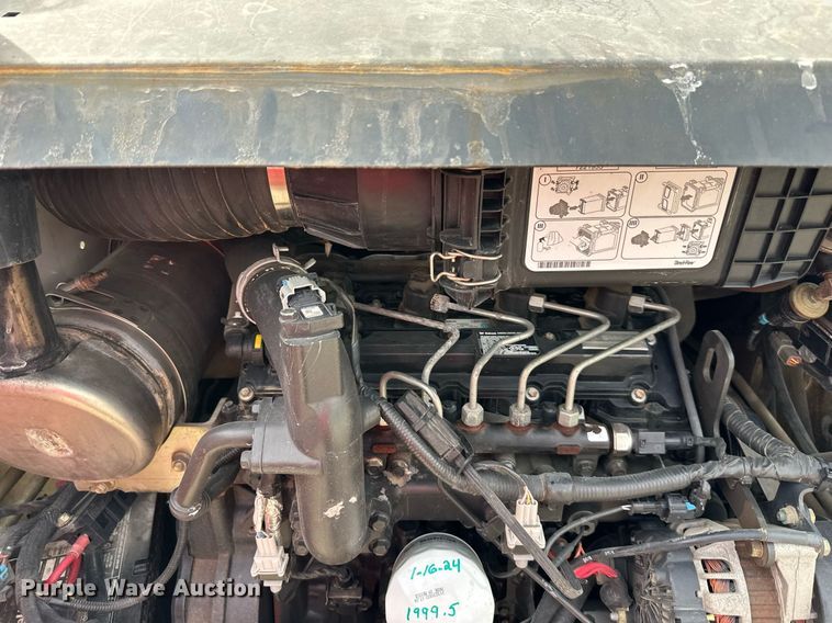 image for item OF9255 2015 Bobcat  S550 skid steer loader