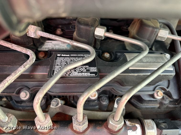 image for item OF9255 2015 Bobcat  S550 skid steer loader