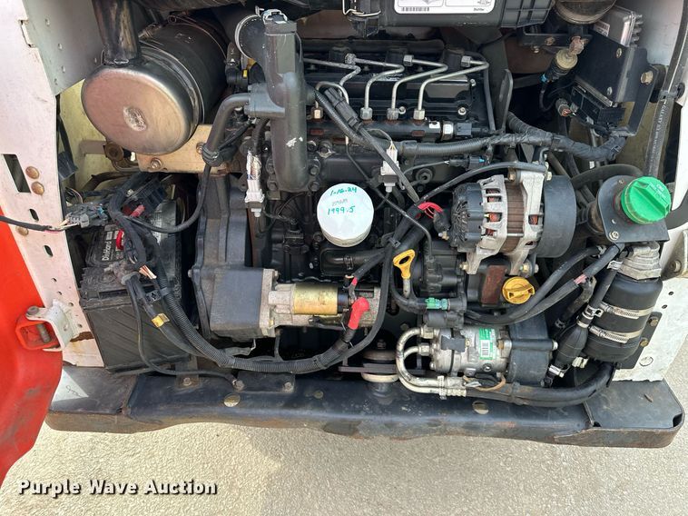 image for item OF9255 2015 Bobcat  S550 skid steer loader