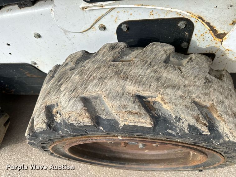 image for item OF9255 2015 Bobcat  S550 skid steer loader