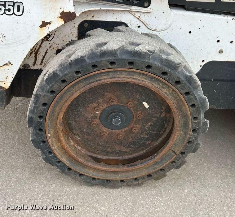 image for item OF9255 2015 Bobcat  S550 skid steer loader