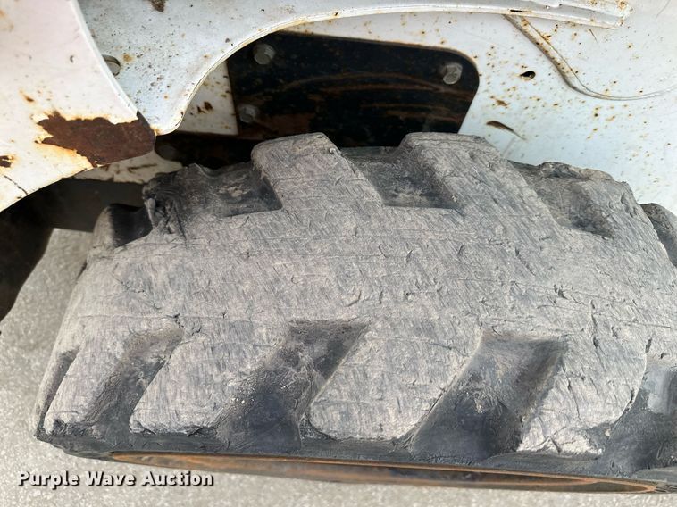 image for item OF9255 2015 Bobcat  S550 skid steer loader