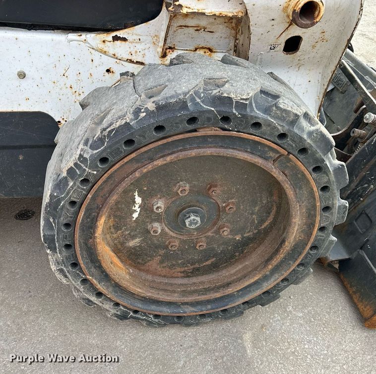 image for item OF9255 2015 Bobcat  S550 skid steer loader