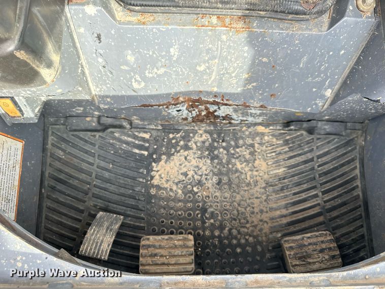 image for item OF9257 2018 Takeuchi TL6R tracked skid steer loader