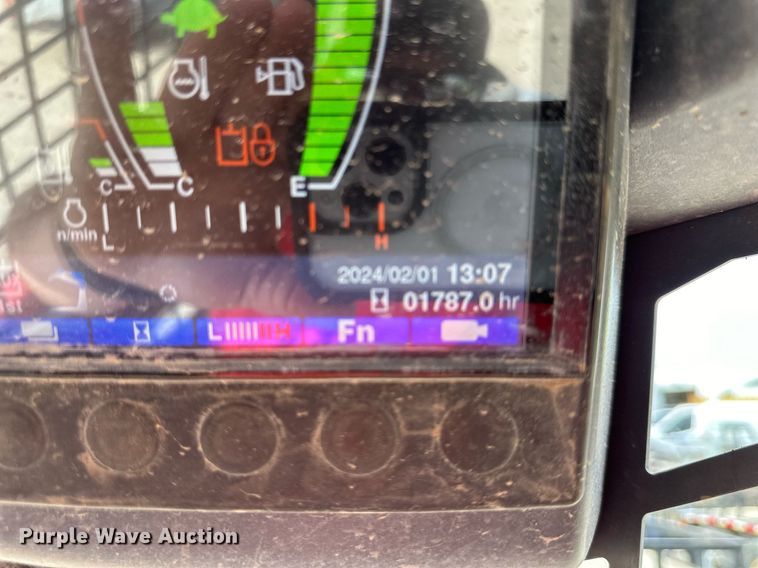 image for item OF9257 2018 Takeuchi TL6R tracked skid steer loader