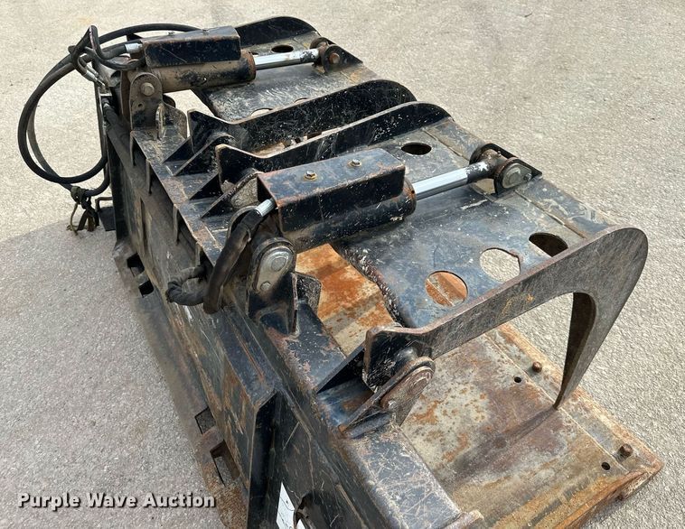 image for item OF9258 Erskine skid steer grapple bucket