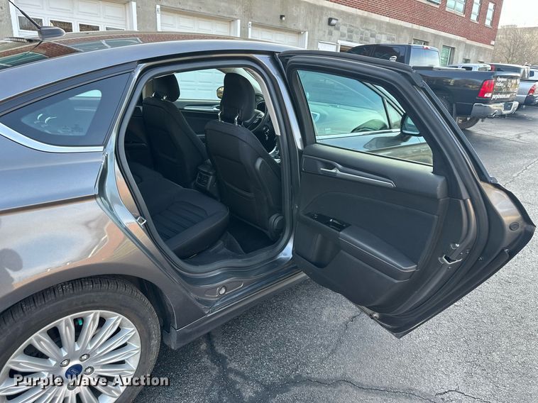 image for item OF9280 2014 Ford Fusion SE 