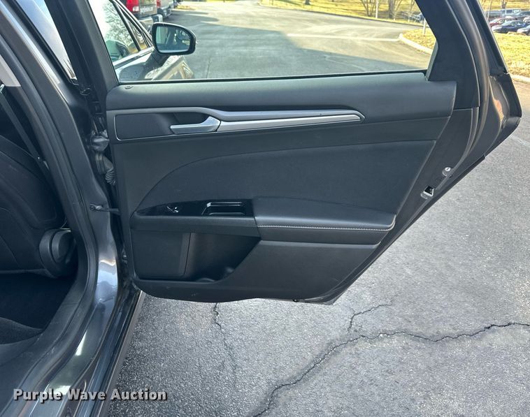 image for item OF9280 2014 Ford Fusion SE 