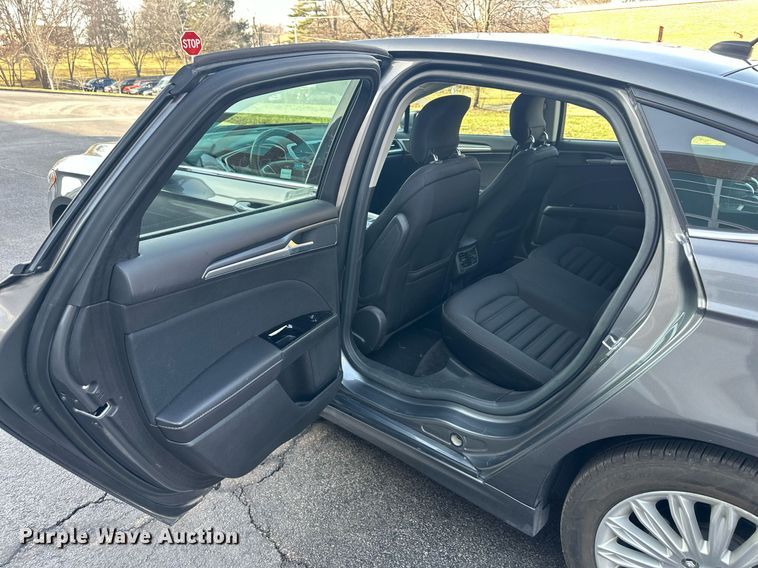 image for item OF9280 2014 Ford Fusion SE 