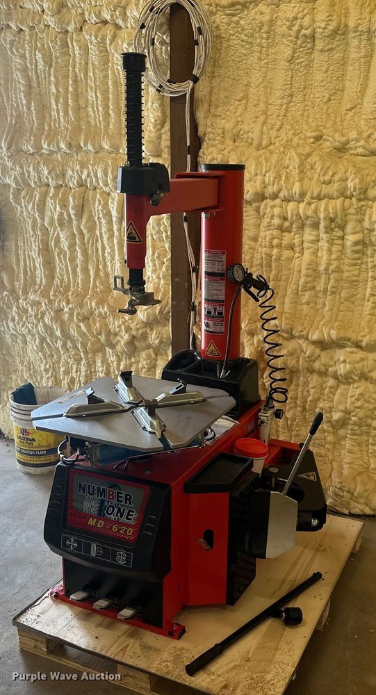 image for item OF9284 Number One MD-620 tire machine 