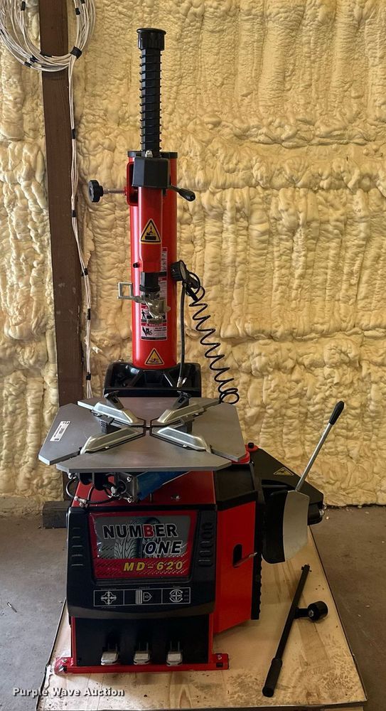 image for item OF9284 Number One MD-620 tire machine 