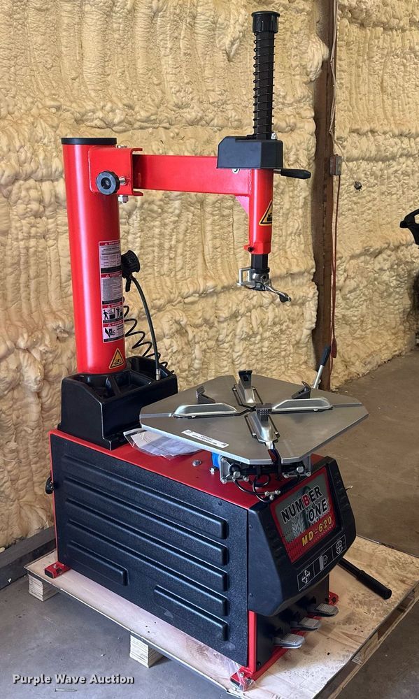 image for item OF9284 Number One MD-620 tire machine 