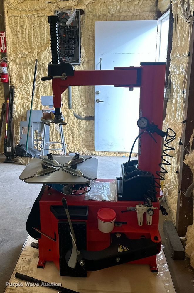 image for item OF9284 Number One MD-620 tire machine 