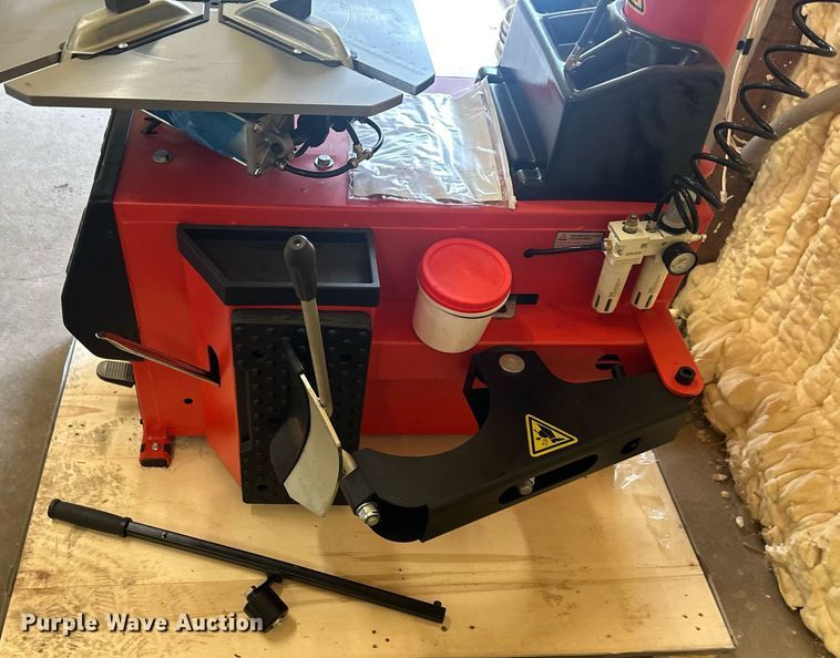 image for item OF9284 Number One MD-620 tire machine 