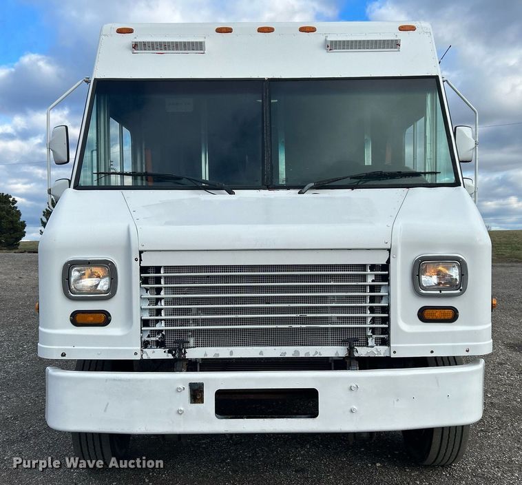 image for item OI9505 2012 Workhorse W62 delivery van