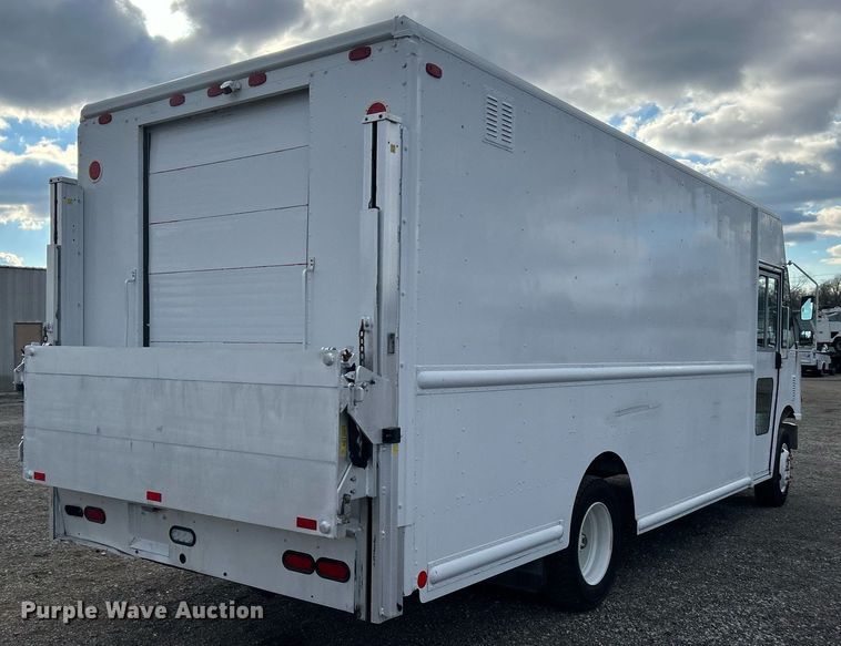 image for item OI9505 2012 Workhorse W62 delivery van