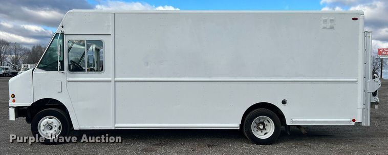 image for item OI9505 2012 Workhorse W62 delivery van