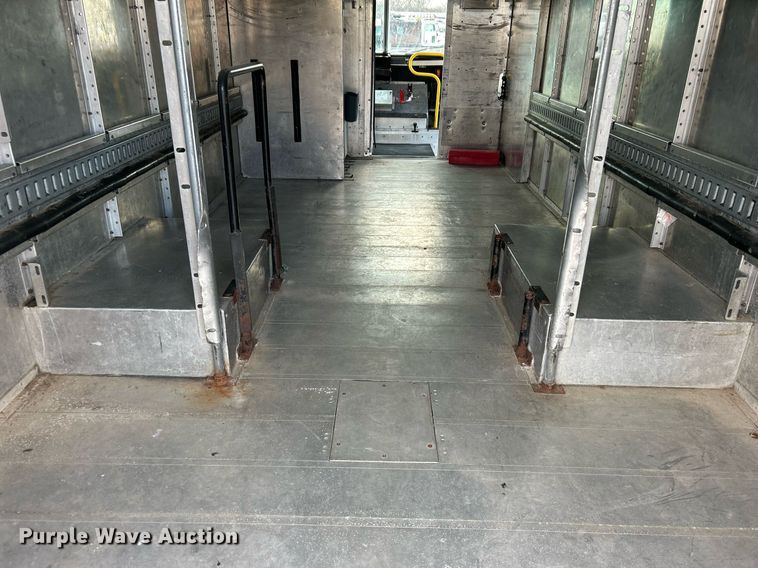 image for item OI9505 2012 Workhorse W62 delivery van