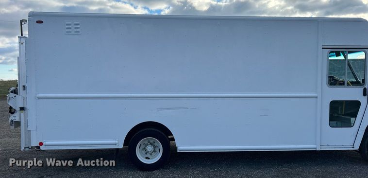 image for item OI9505 2012 Workhorse W62 delivery van