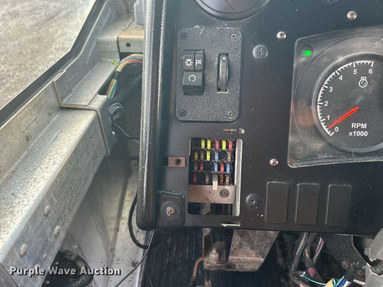 image for item OI9505 2012 Workhorse W62 delivery van